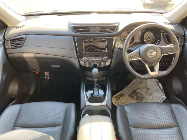 Nissan X-TRAIL 2020-09 15822-2