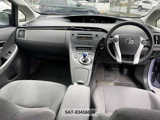 Toyota PRIUS 2009-07 384579-1