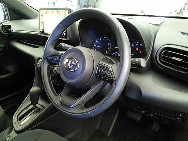 Toyota YARIS 2020-04 183204-8