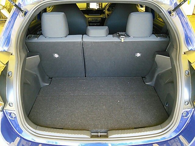 Toyota YARIS 2020-04 183204-13
