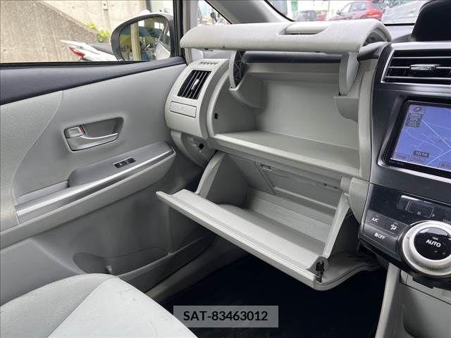 Toyota PRIUS ALPHA 2013-07 282448-16