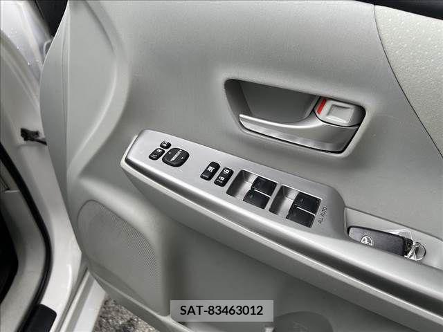 Toyota PRIUS ALPHA 2013-07 282448-12
