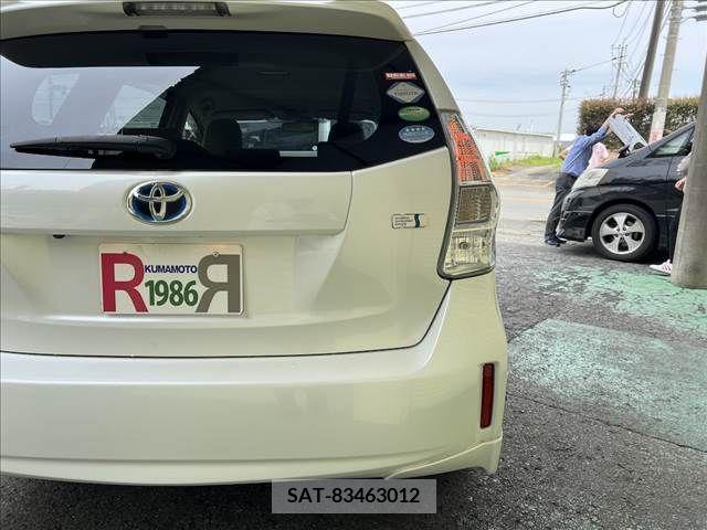 Toyota PRIUS ALPHA 2013-07 282448-8