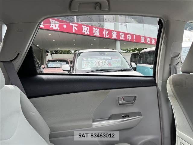 Toyota PRIUS ALPHA 2013-07 282448-26