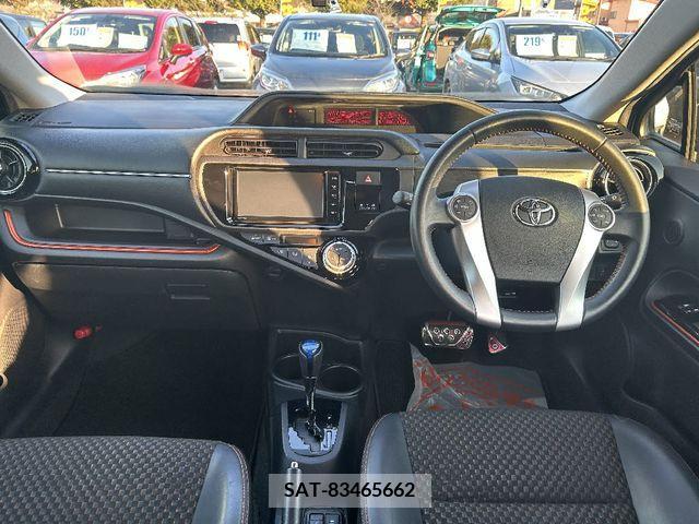 Toyota AQUA 2015-06 372405-3