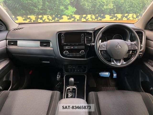 Mitsubishi OUTLANDER 2018-03 331528-1