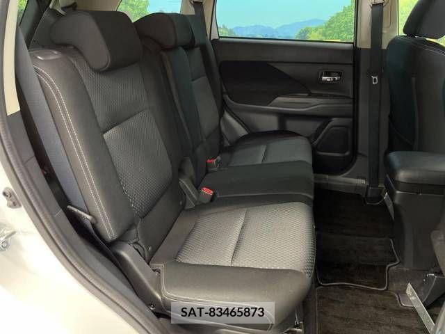 Mitsubishi OUTLANDER 2018-03 331528-9