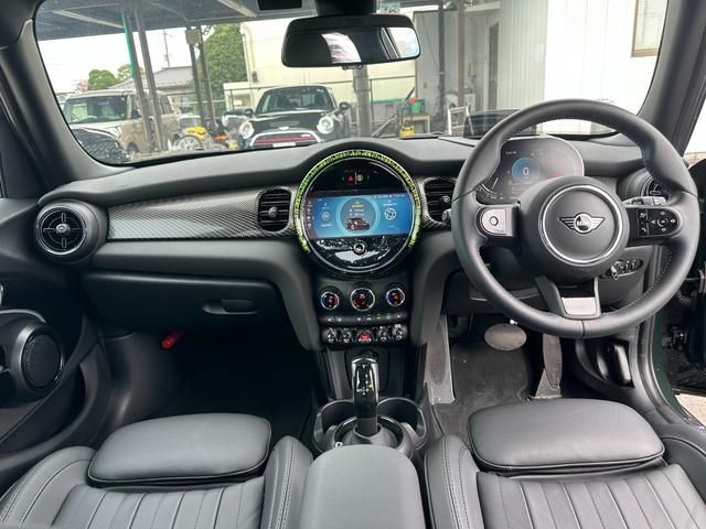 Bmw MINI 2023-03 12522-1