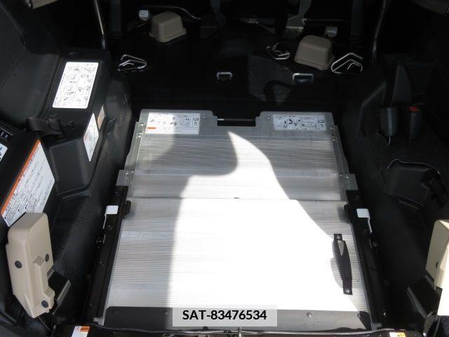Toyota SIENTA 2019-07 368177-11