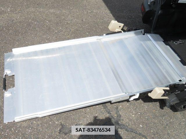 Toyota SIENTA 2019-07 368177-2