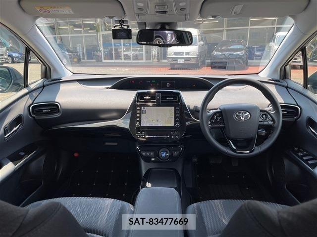 Toyota PRIUS 2022-01 322498-1