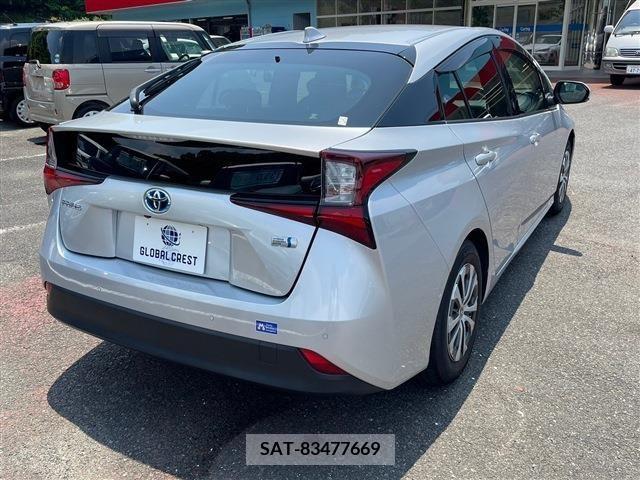 Toyota PRIUS 2022-01 322498-10