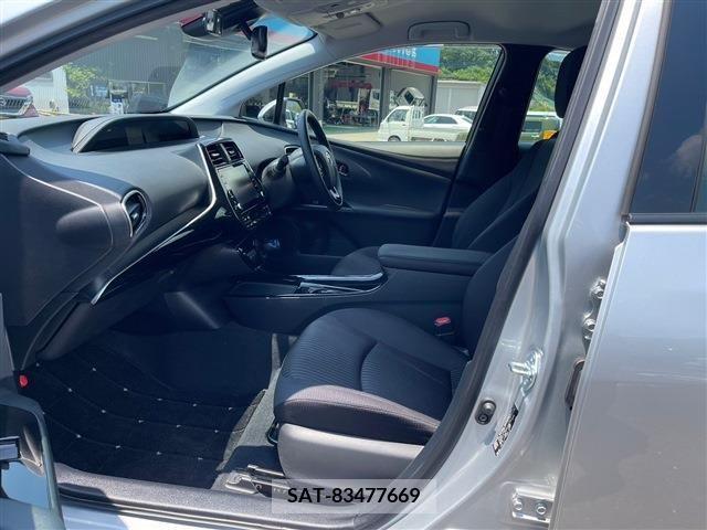 Toyota PRIUS 2022-01 322498-2