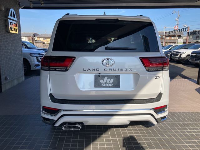 Toyota LAND CRUISER 2023-09 11023-6
