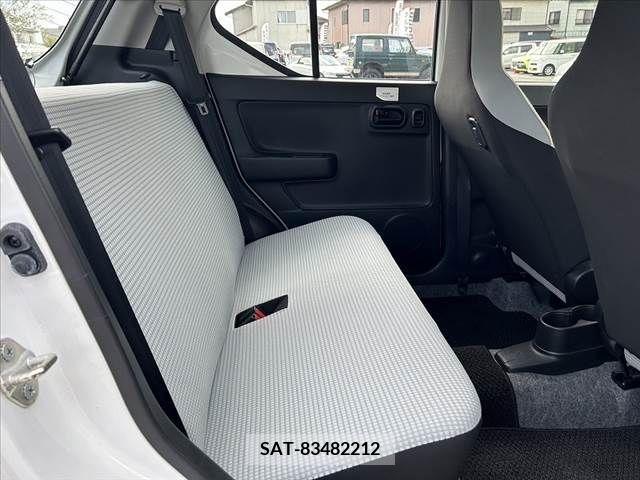 Mazda CAROL 2018-04 335610-18