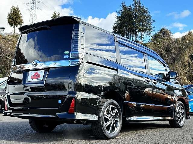 Toyota VOXY 2018-02 195013-2