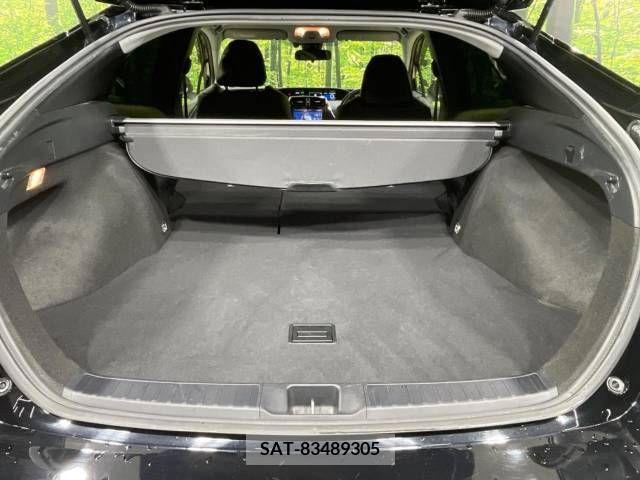 Toyota PRIUS 2019-10 373296-10
