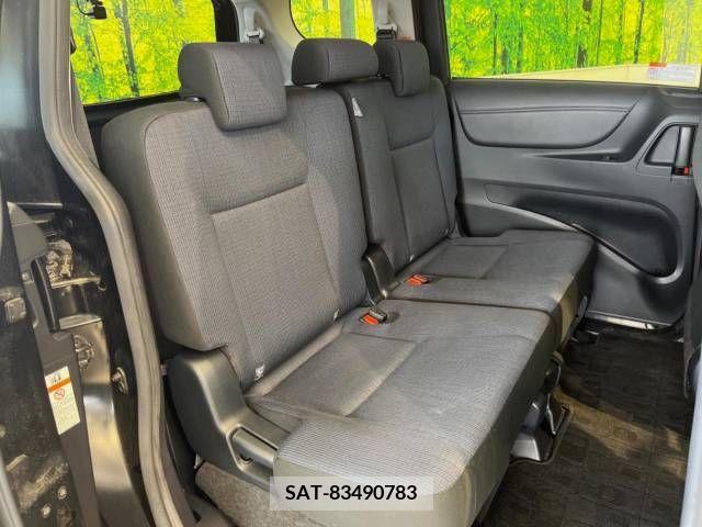 Toyota SIENTA 2016-03 368173-9