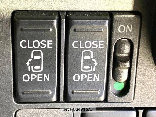 Toyota ROOMY 2019-08 209741-6