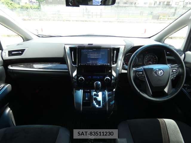 Toyota VELLFIRE 2019-01 394744-1