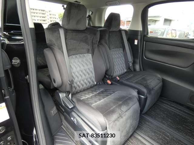 Toyota VELLFIRE 2019-01 394744-24