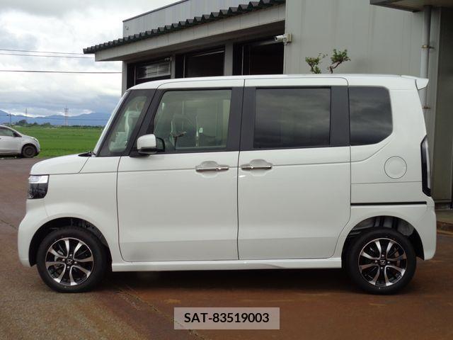 Honda N BOX CUSTOM 2023-10 337054-5