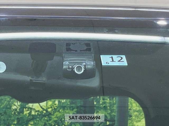 Toyota VOXY 2015-12 377080-7