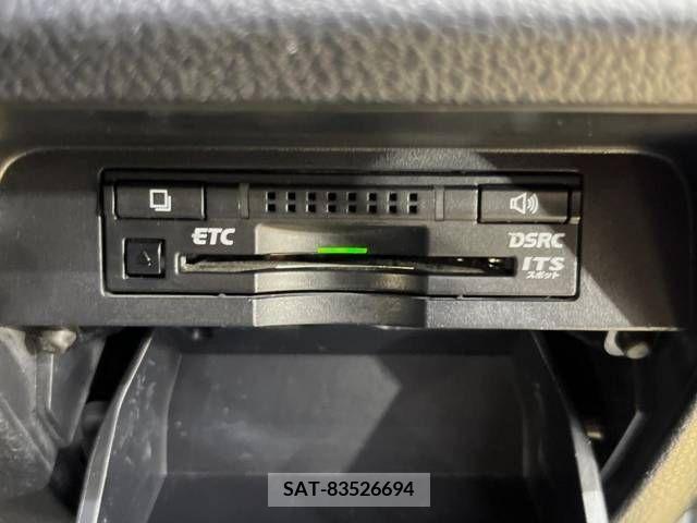 Toyota VOXY 2015-12 377080-6