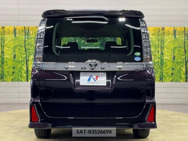 Toyota VOXY 2015-12 377080-16