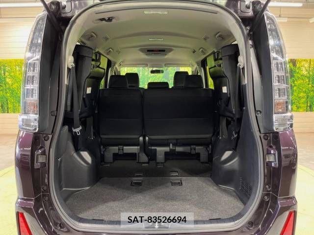 Toyota VOXY 2015-12 377080-11