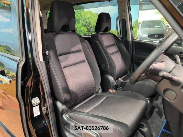Nissan SERENA 2018-05 338060-8