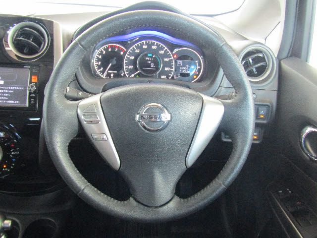 Nissan NOTE 2015-07 192988-13