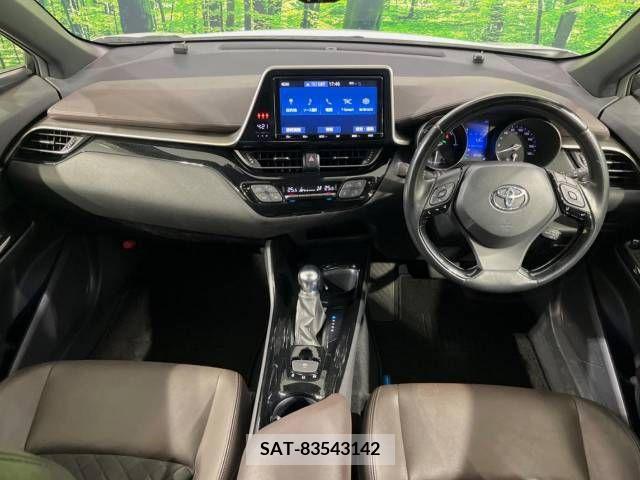 Toyota C-HR 2018-10 346485-1