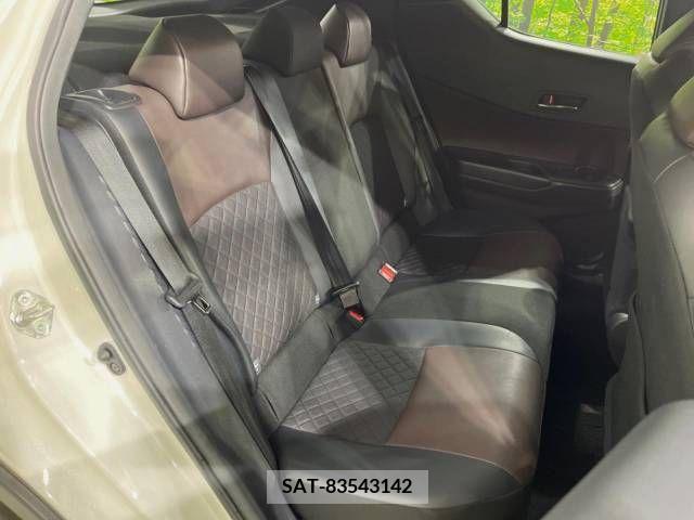 Toyota C-HR 2018-10 346485-10