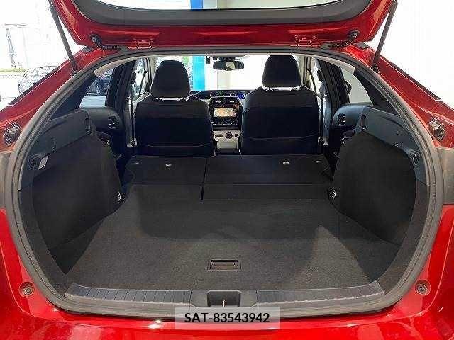 Toyota PRIUS 2017-03 381208-10