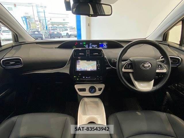 Toyota PRIUS 2017-03 381208-1