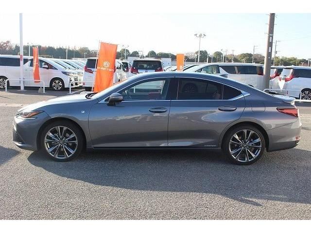 Lexus ES 2019-08 194083-6