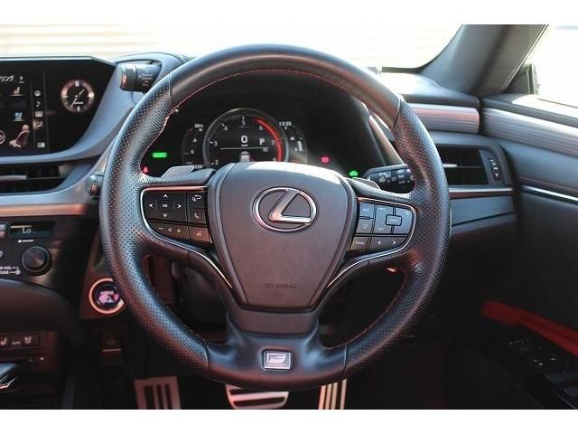 Lexus ES 2019-08 194083-15