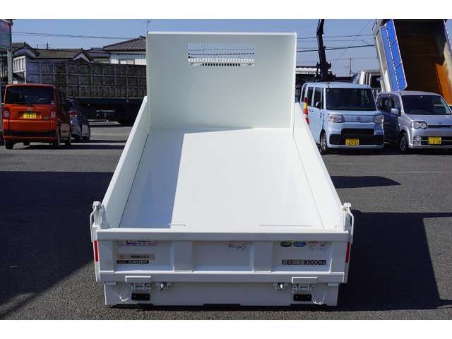 Mitsubishi CANTER 2023-06 190933-16