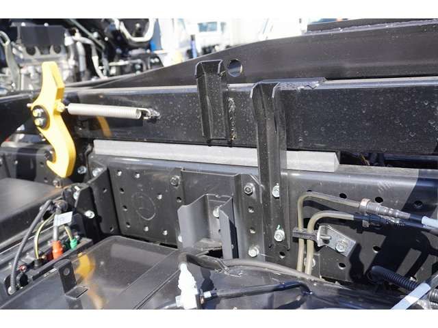 Mitsubishi CANTER 2023-06 190933-12