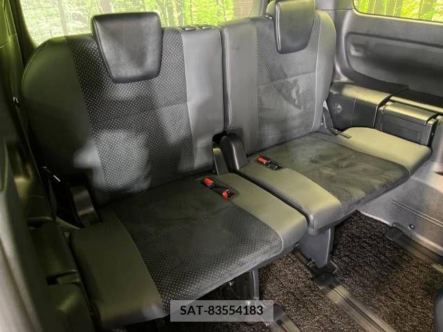 Toyota VOXY 2021-02 370428-10
