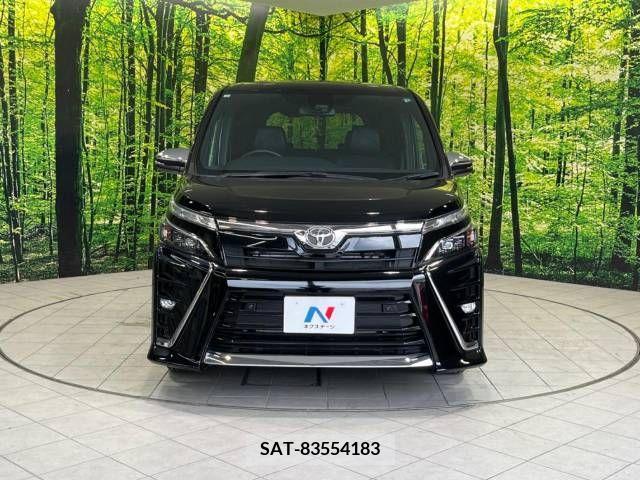Toyota VOXY 2021-02 370428-14