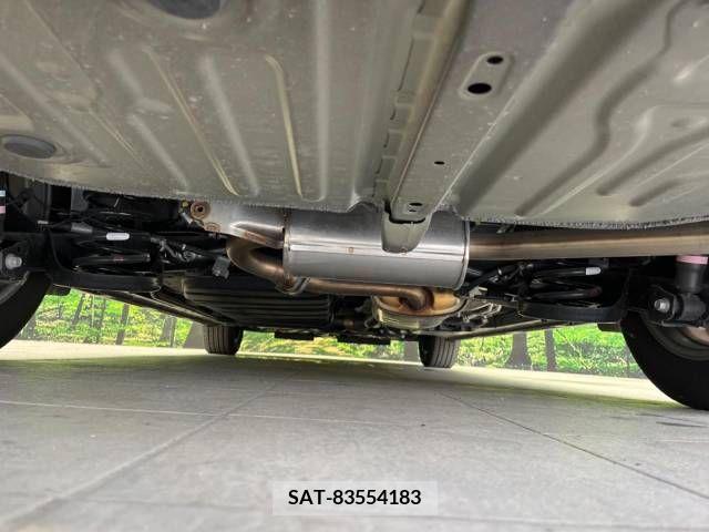 Toyota VOXY 2021-02 370428-19