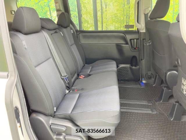 Toyota NOAH 2014-04 365094-9