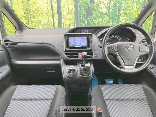 Toyota NOAH 2014-04 365094-1
