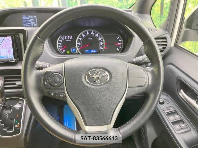 Toyota NOAH 2014-04 365094-11