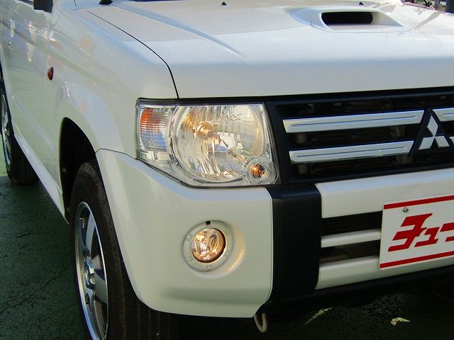 Mitsubishi PAJERO MINI 2012-08 8323-25