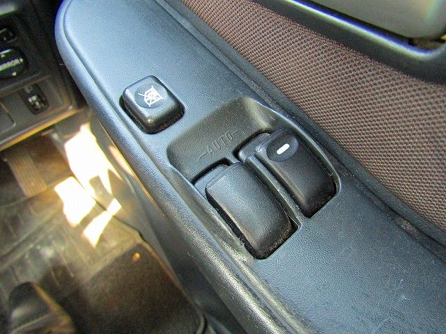 Mitsubishi PAJERO MINI 2012-08 8323-16
