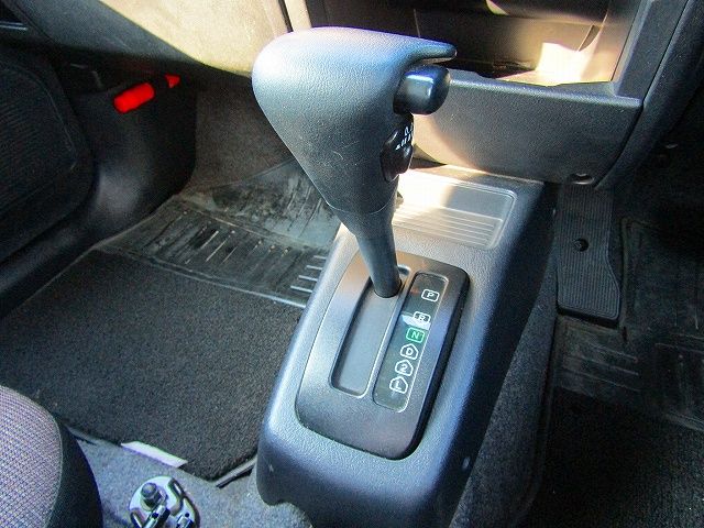 Mitsubishi PAJERO MINI 2012-08 8323-19