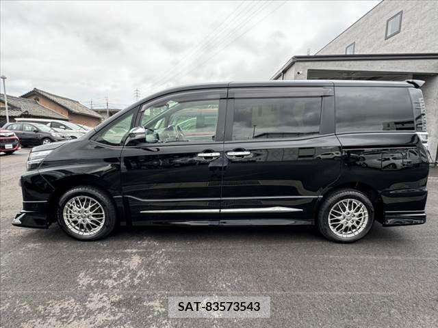 Toyota VOXY HYBRID 2021-07 322893-10